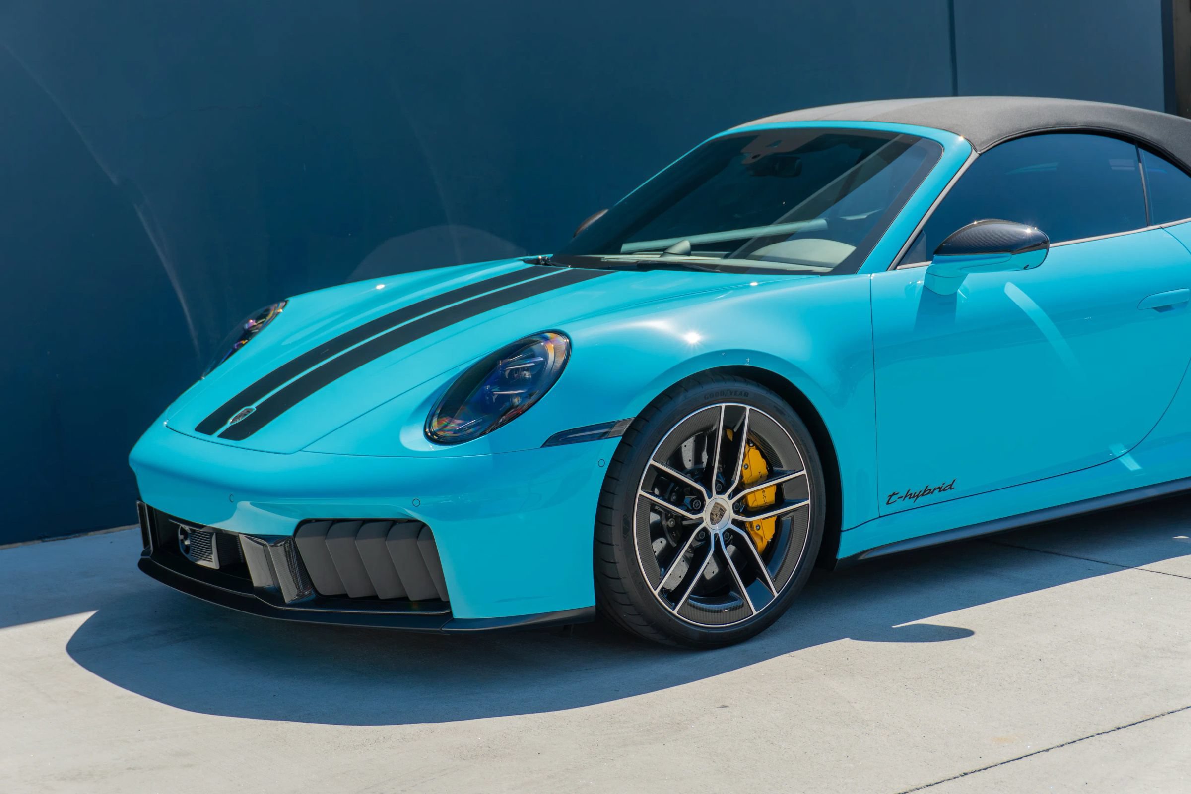 Used 2025 Porsche 911 Carrera 4 GTS AWD/4WD image 21