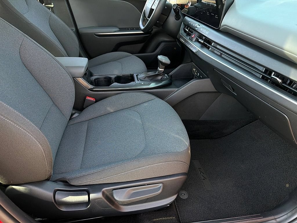 Used 2025 Kia K4 FWD image 19