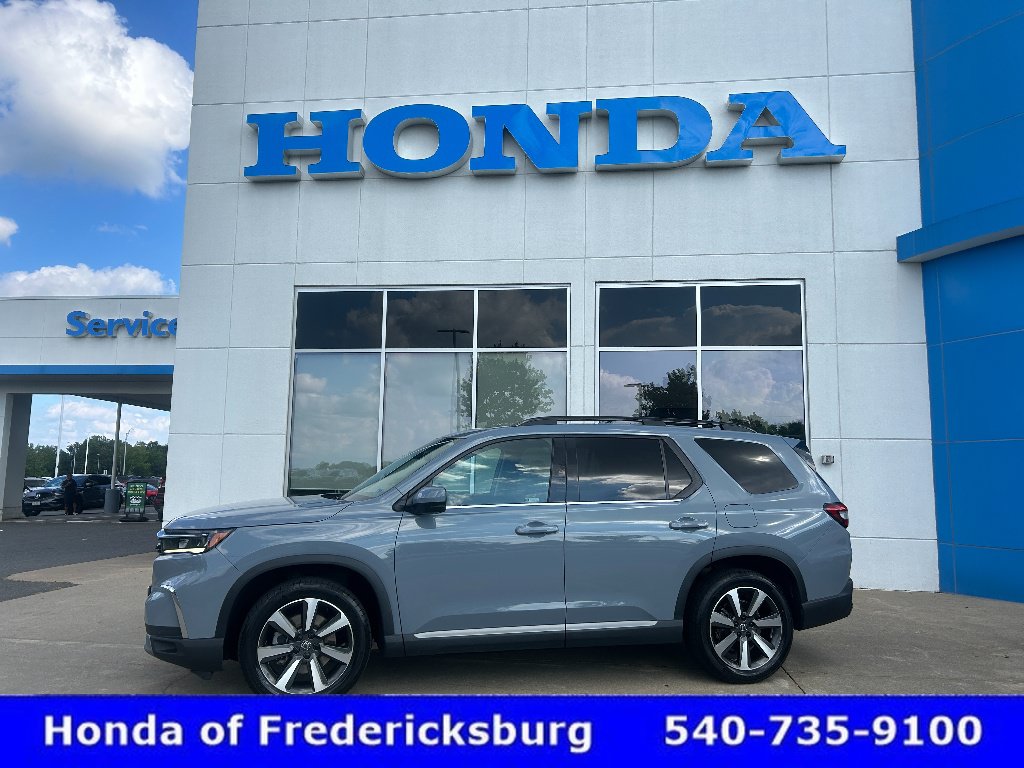 Certified 2024 Honda Pilot Touring image 1
