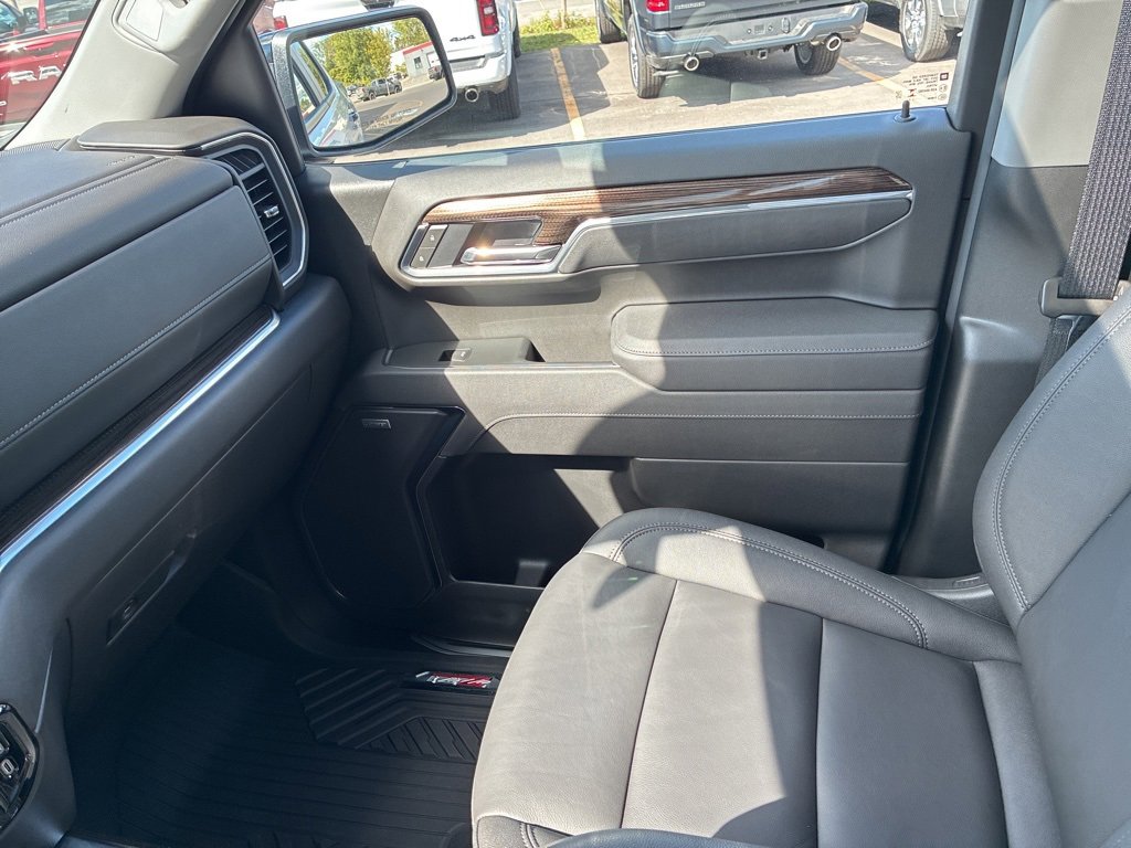 Used 2025 Chevrolet Silverado 1500 LT Trail Boss w/ Dark Appearance Package image 29