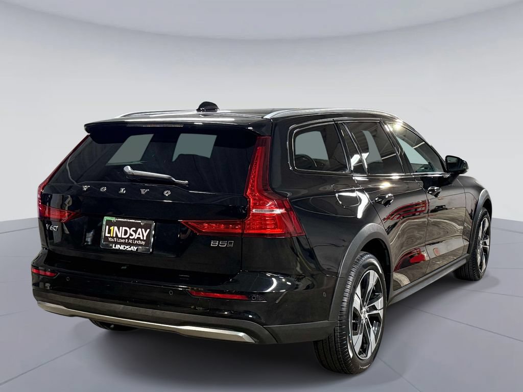 Used 2024 Volvo V60 B5 Cross Country Plus AWD/4WD image 10