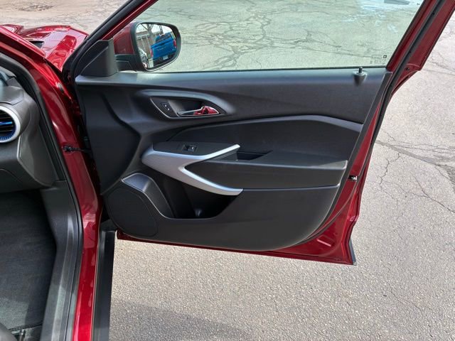 Used 2024 Chevrolet Trax LS w/ LS Convenience Package FWD image 20