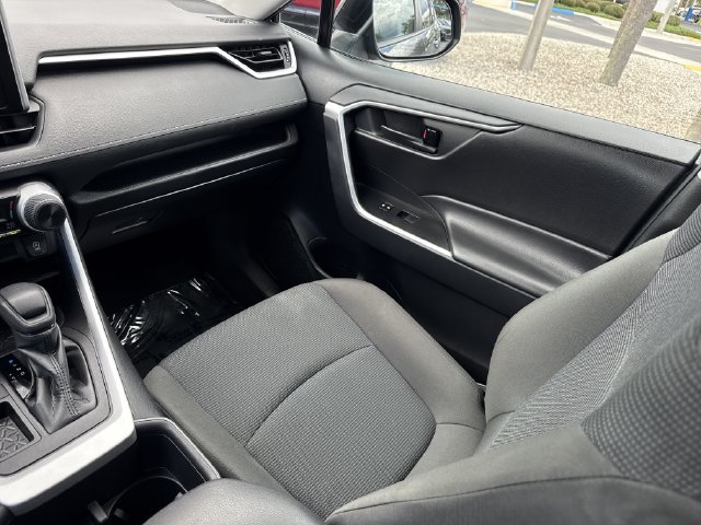 Used 2024 Toyota RAV4 LE FWD image 23