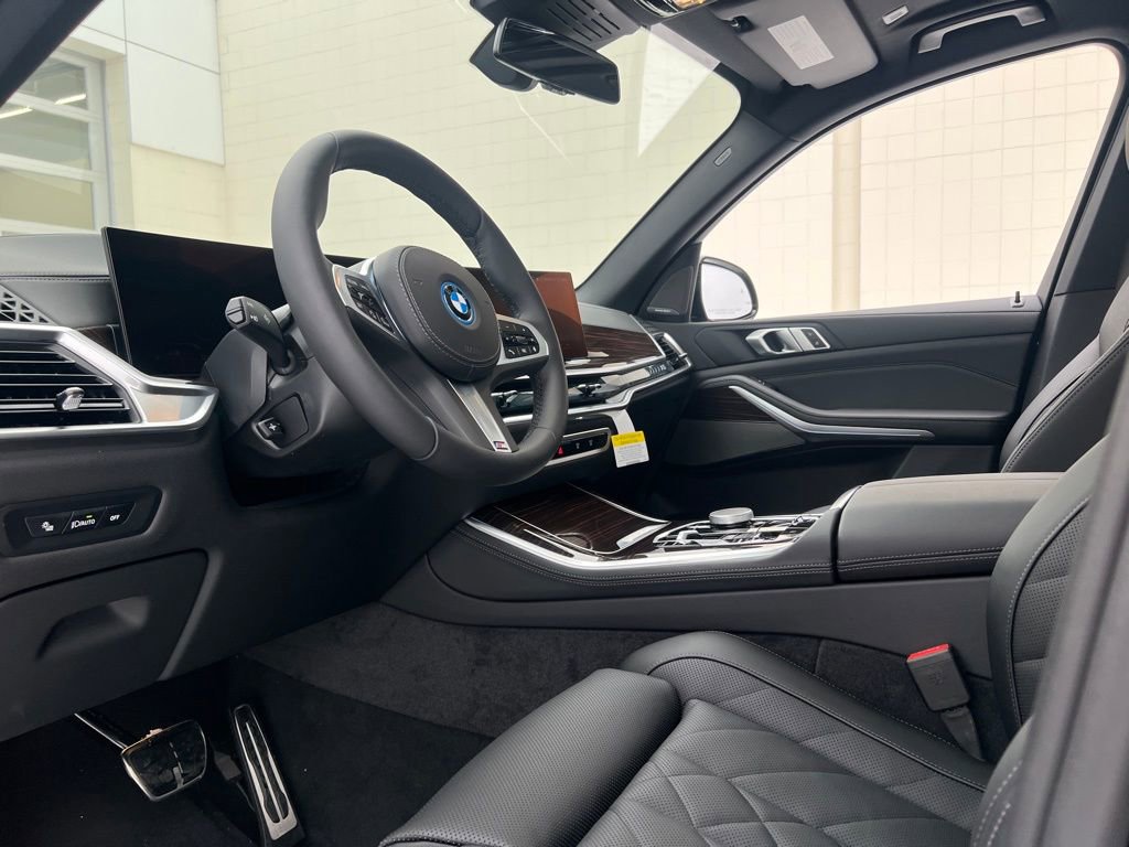 New 2026 BMW X5 xDrive50e w/ M Sport Package image 4