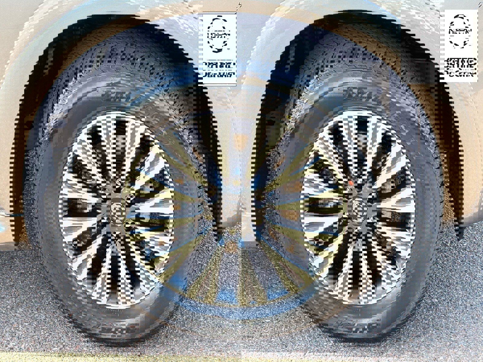 Certified 2024 Nissan Armada SL w/ Midnight Edition Package image 11