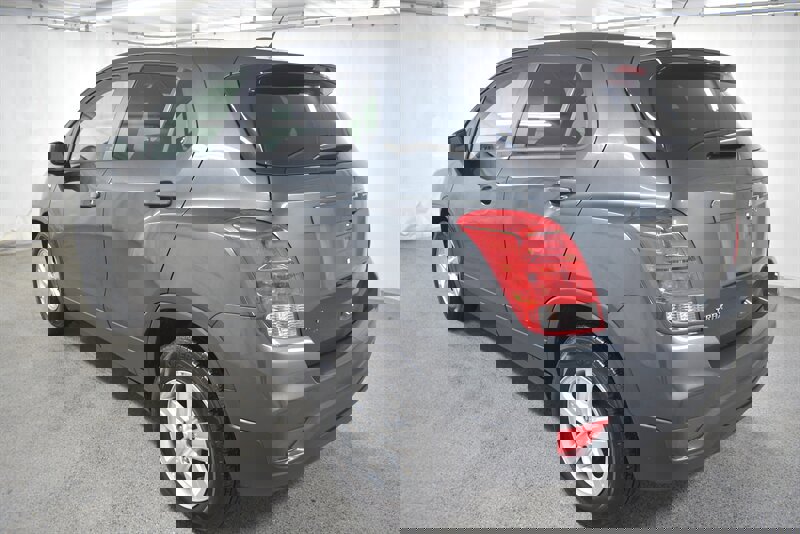 Used 2020 Chevrolet Trax LS w/ Tint and Cruise Package image 5