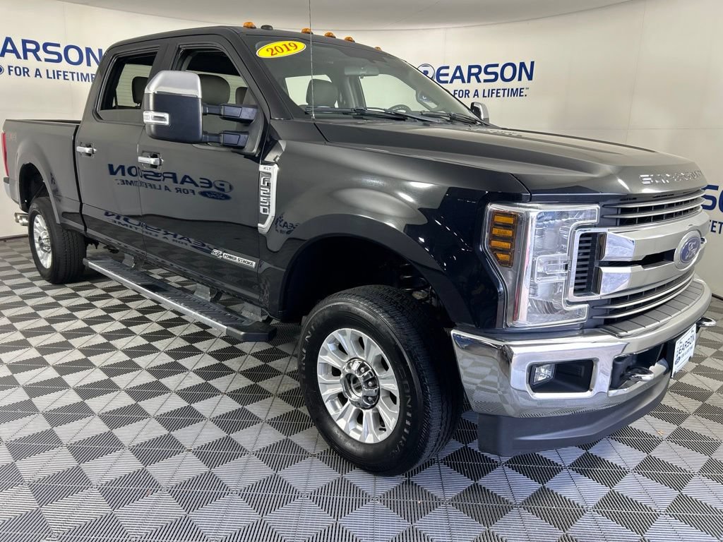 Used 2019 Ford F250 XLT w/ XLT Premium Package AWD/4WD image 3