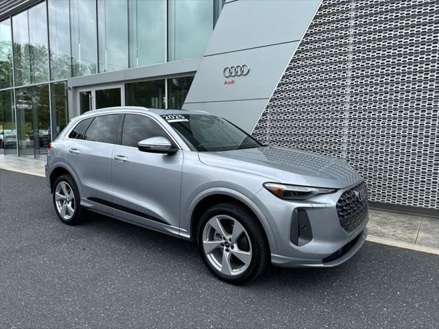 Certified 2025 Audi Q5 Premium w/ Premium Plus AWD/4WD image 1