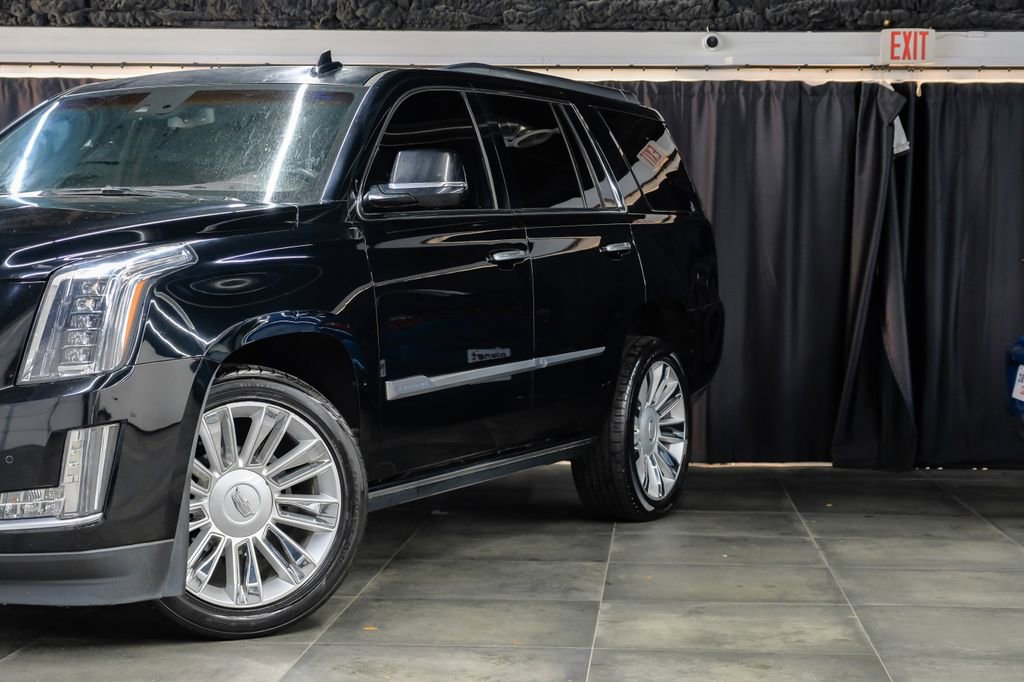 Used 2016 Cadillac Escalade Platinum RWD image 7