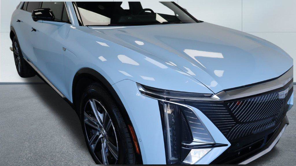 Certified 2024 Cadillac Lyriq Luxury AWD/4WD image 14
