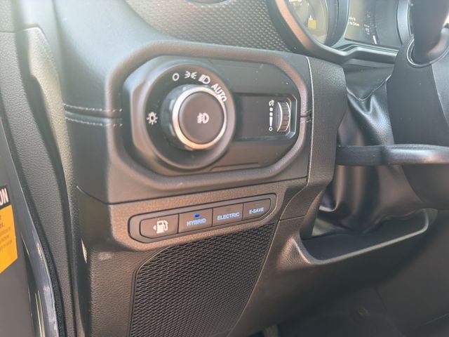 Used 2024 Jeep Wrangler Unlimited Rubicon 4xe AWD/4WD image 35