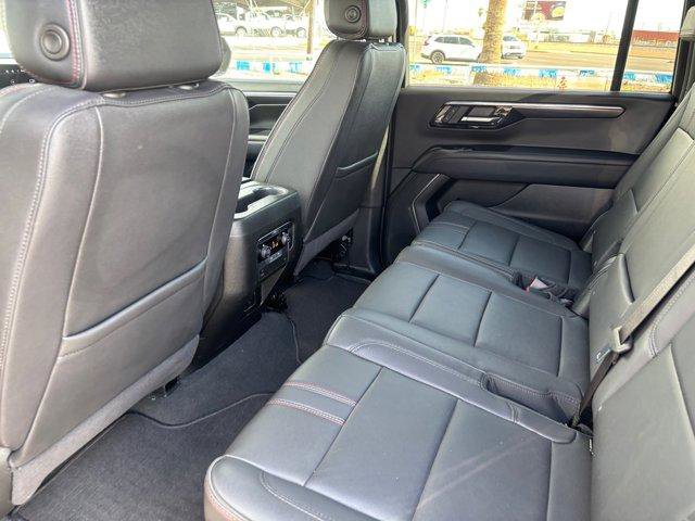 Used 2025 Chevrolet Suburban RST AWD/4WD image 16
