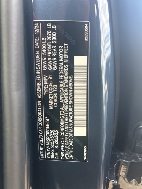 Certified 2025 Volvo XC60 B5 Plus image 27