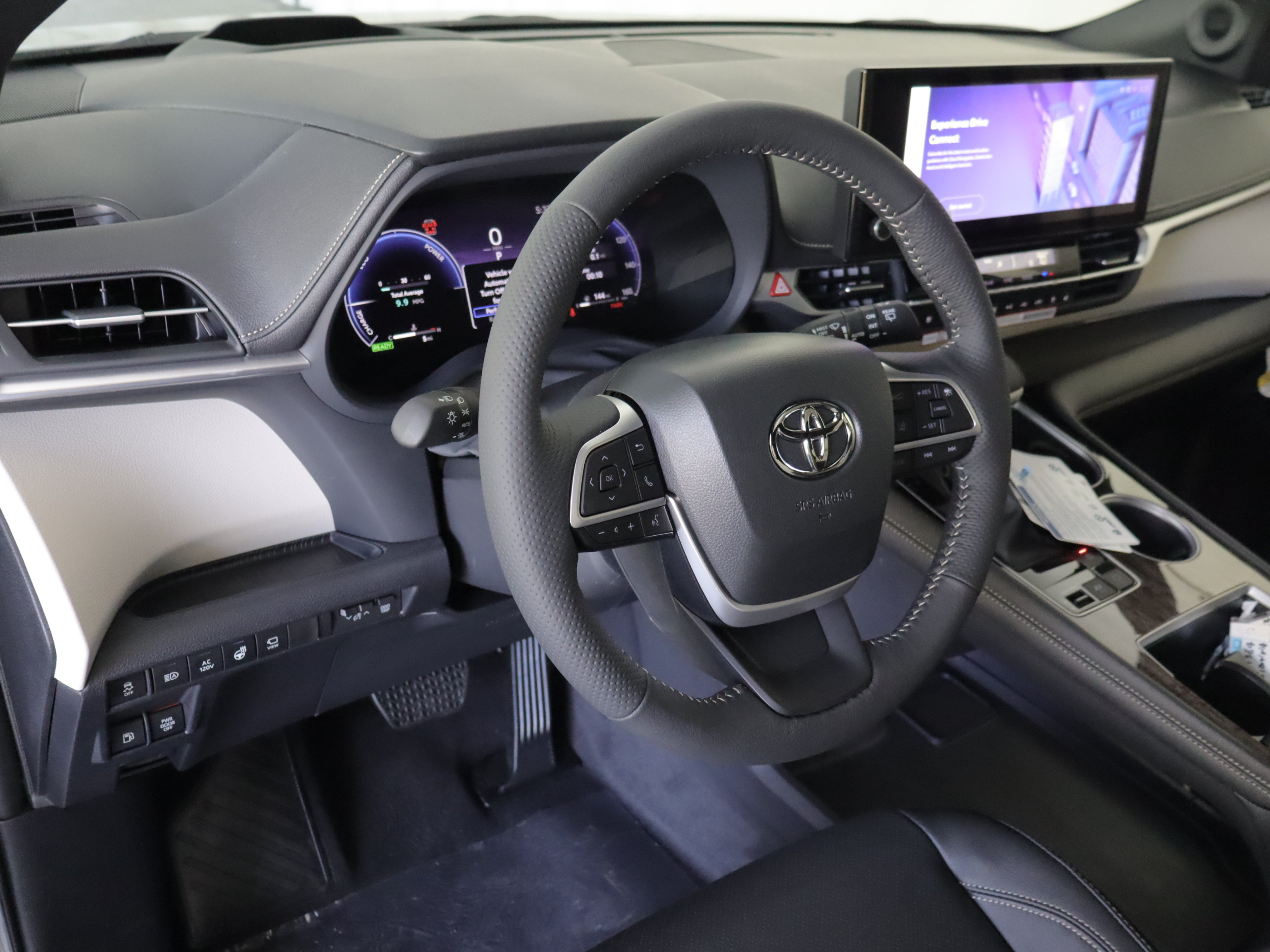 New 2026 Toyota Sienna Platinum AWD/4WD image 12