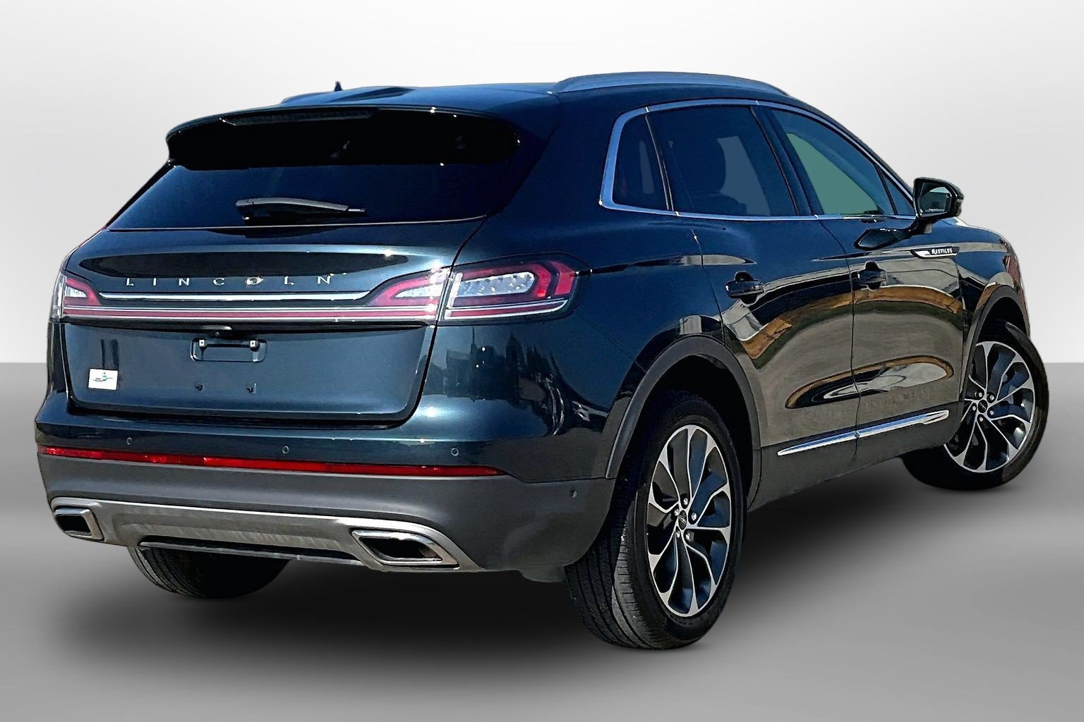 Used 2023 Lincoln Nautilus Reserve w/ Equipment Group 201A AWD/4WD image 11