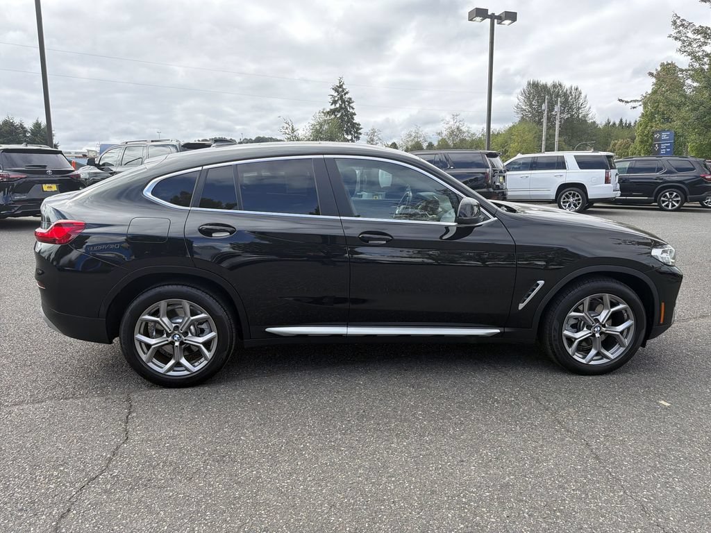 Used 2023 BMW X4 xDrive30i AWD/4WD image 2