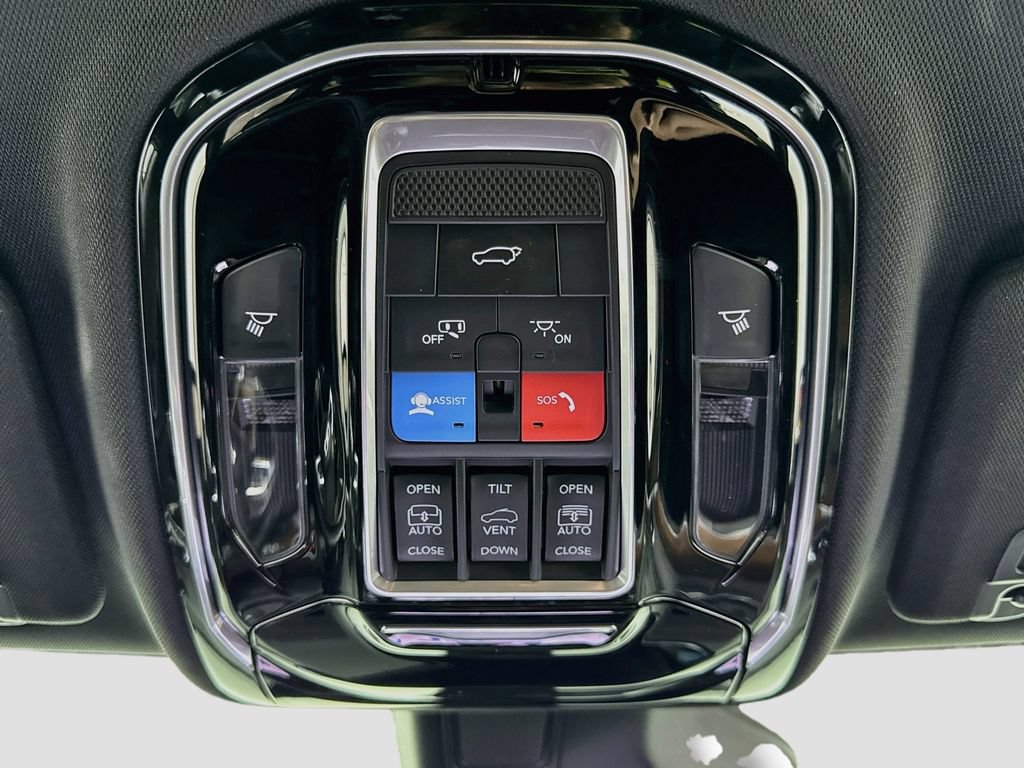Used 2022 Jeep Grand Cherokee Summit w/ Luxury Tech Group V AWD/4WD image 24