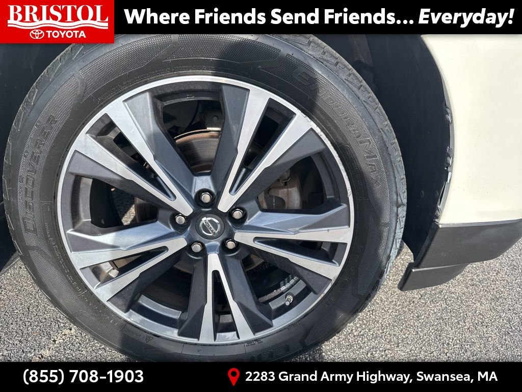 Used 2018 Nissan Pathfinder Platinum AWD/4WD image 14