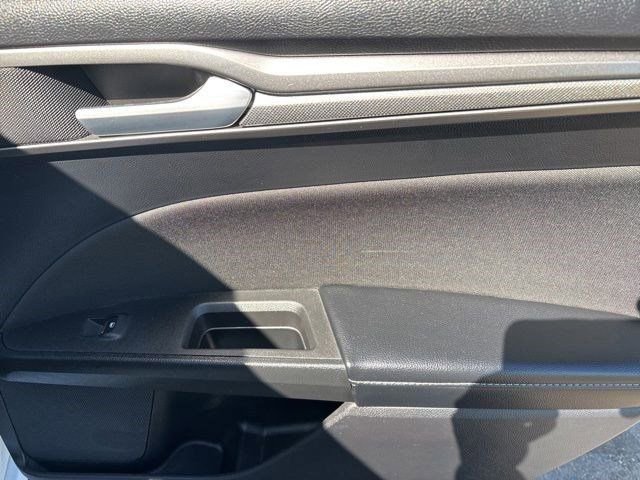 Used 2019 Ford Fusion SE FWD image 36