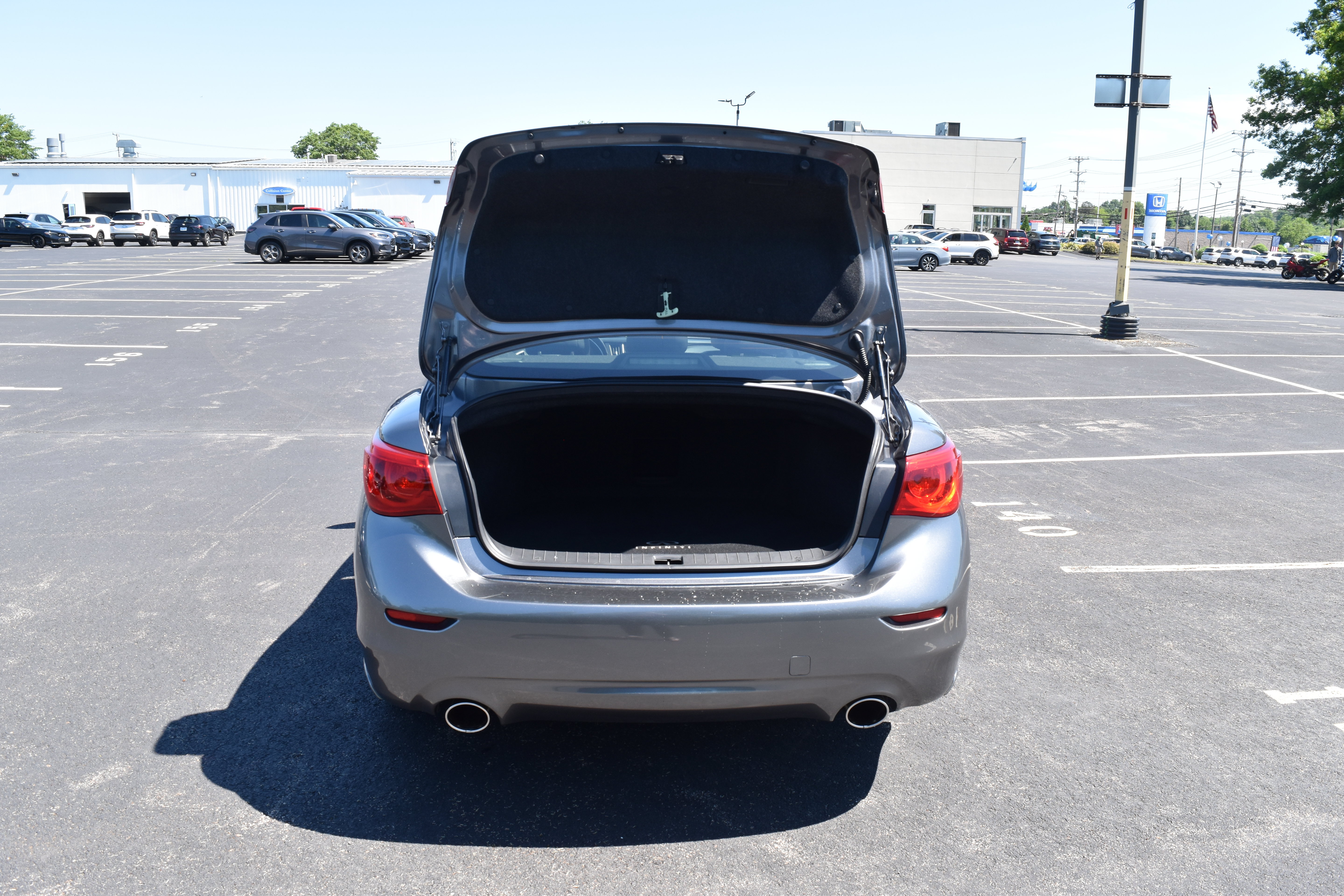 Used 2015 INFINITI Q50 Premium w/ Navigation Package AWD/4WD image 9