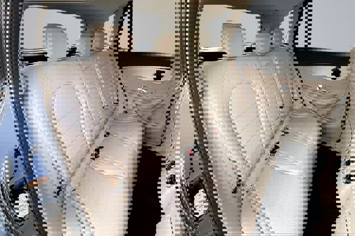 Used 2021 Mercedes-Benz GLC 300 w/ Premium Package image 27