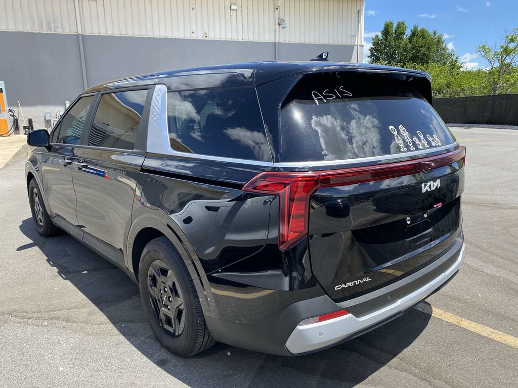 Used 2025 Kia Carnival image 16