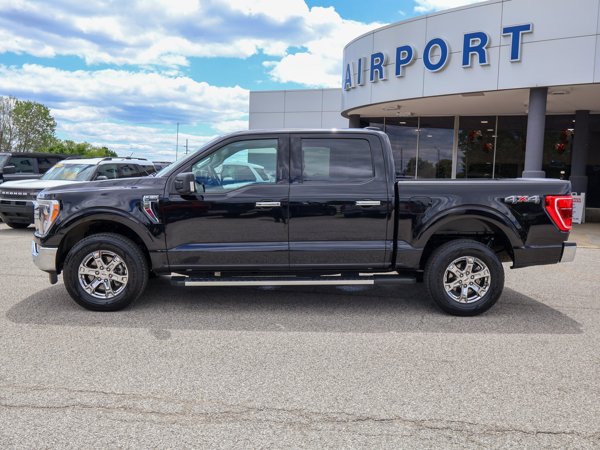 Used 2023 Ford F150 XLT w/ Equipment Group 302A High AWD/4WD image 2