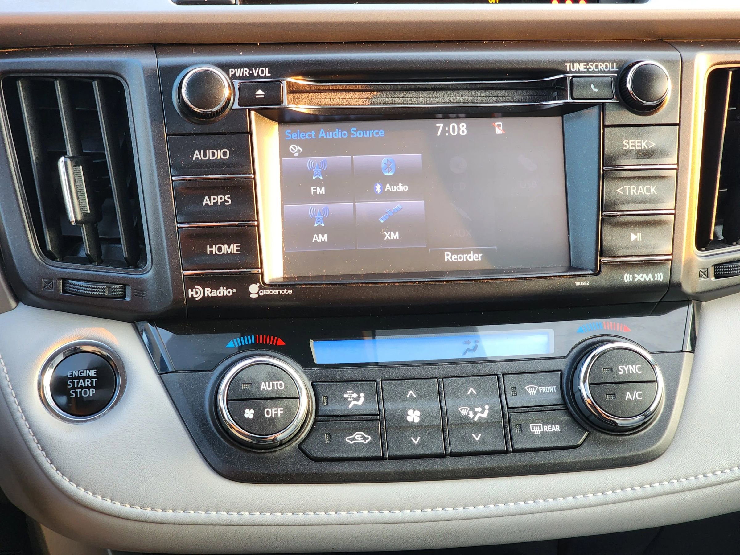 Used 2018 Toyota RAV4 XLE image 15