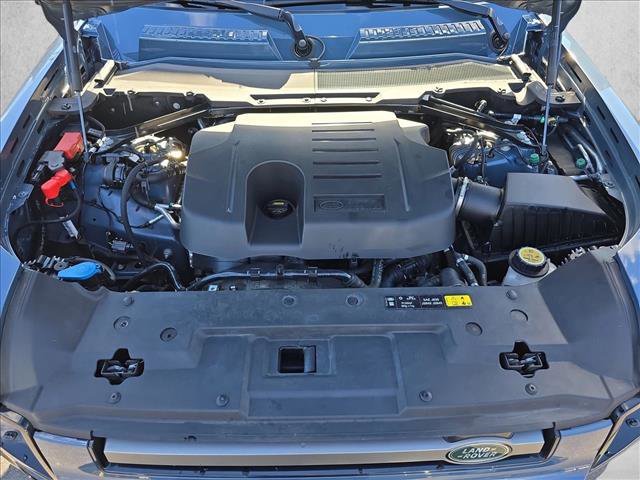 Used 2024 Land Rover Defender 110 X-Dynamic SE image 30