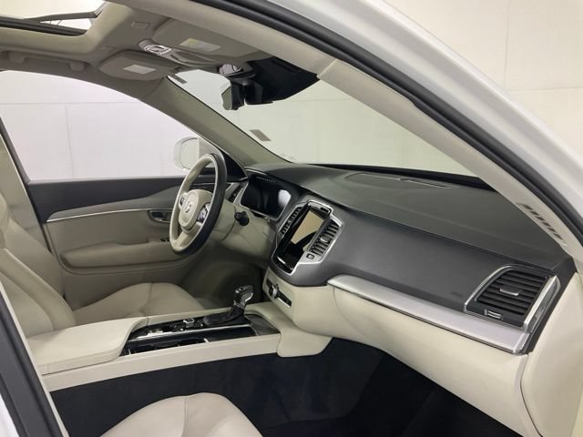 Used 2022 Volvo XC90 T5 Momentum w/ Protection Package Premier FWD image 26