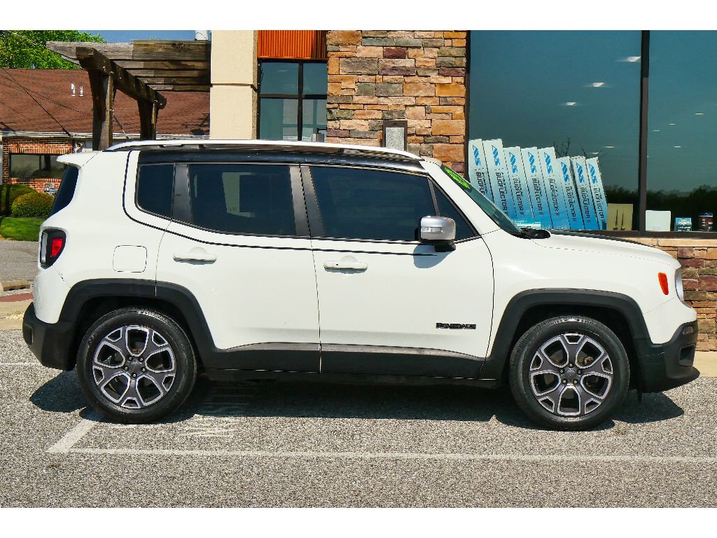 Used 2016 Jeep Renegade Limited FWD image 2