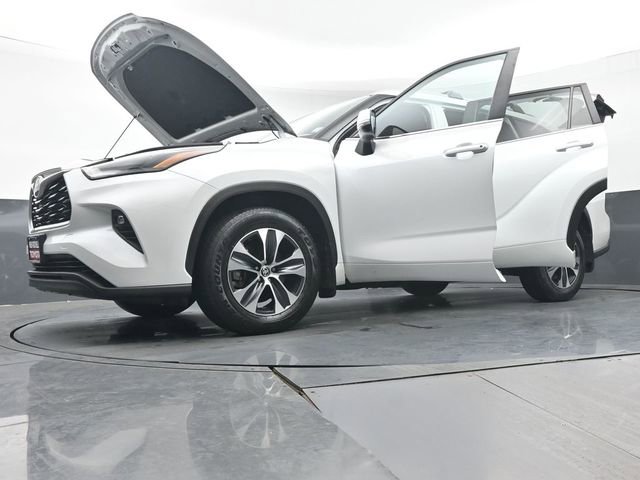Certified 2023 Toyota Highlander XLE image 55