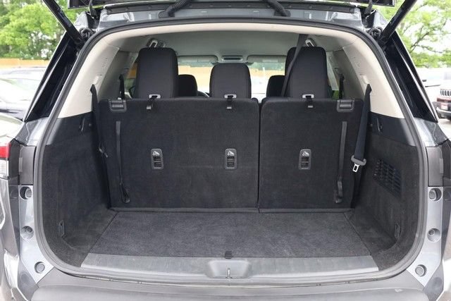 Certified 2025 Nissan Pathfinder SV FWD image 7