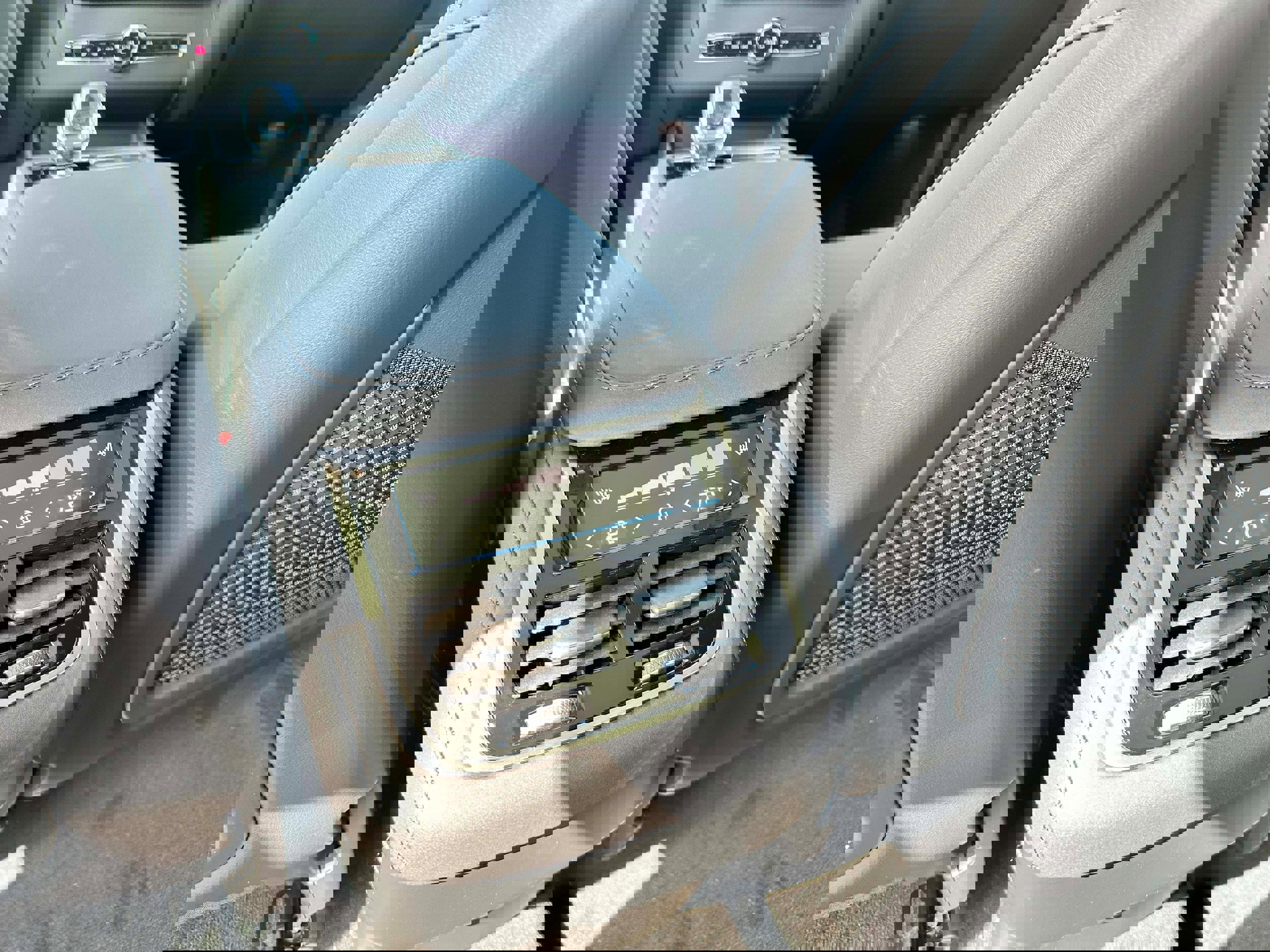 New 2026 Volvo XC90 B6 Core image 18