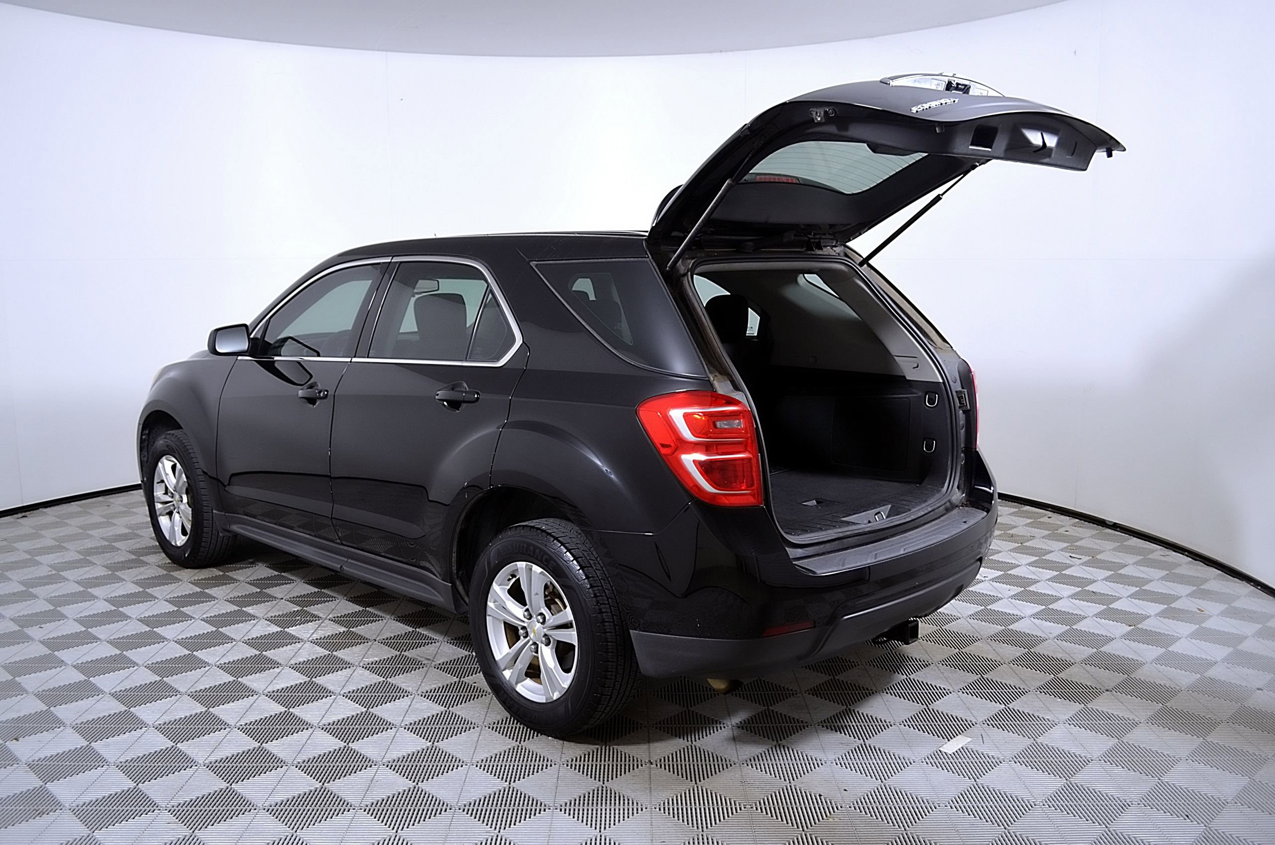 Used 2017 Chevrolet Equinox LS FWD image 10