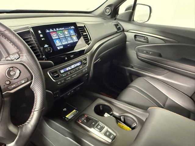 Used 2025 Honda Passport TrailSport image 30
