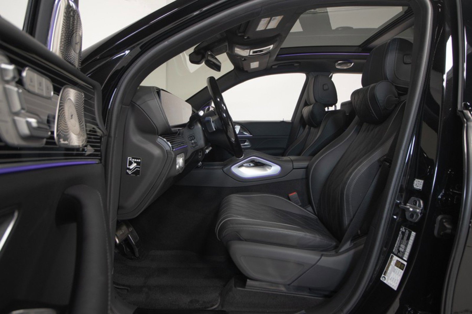 Used 2024 Mercedes-Benz Maybach GLS 600 4MATIC image 23