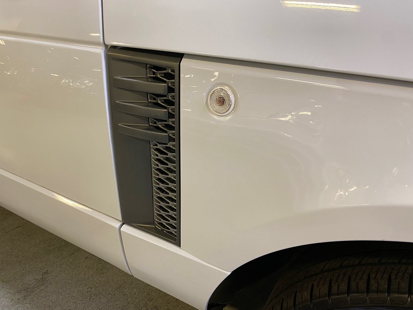 Used 2011 Land Rover Range Rover HSE LUX AWD/4WD image 39