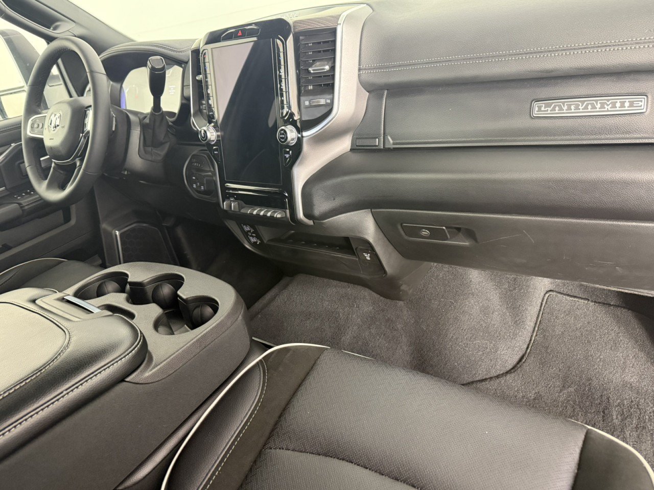 Used 2026 RAM 2500 Laramie AWD/4WD image 11