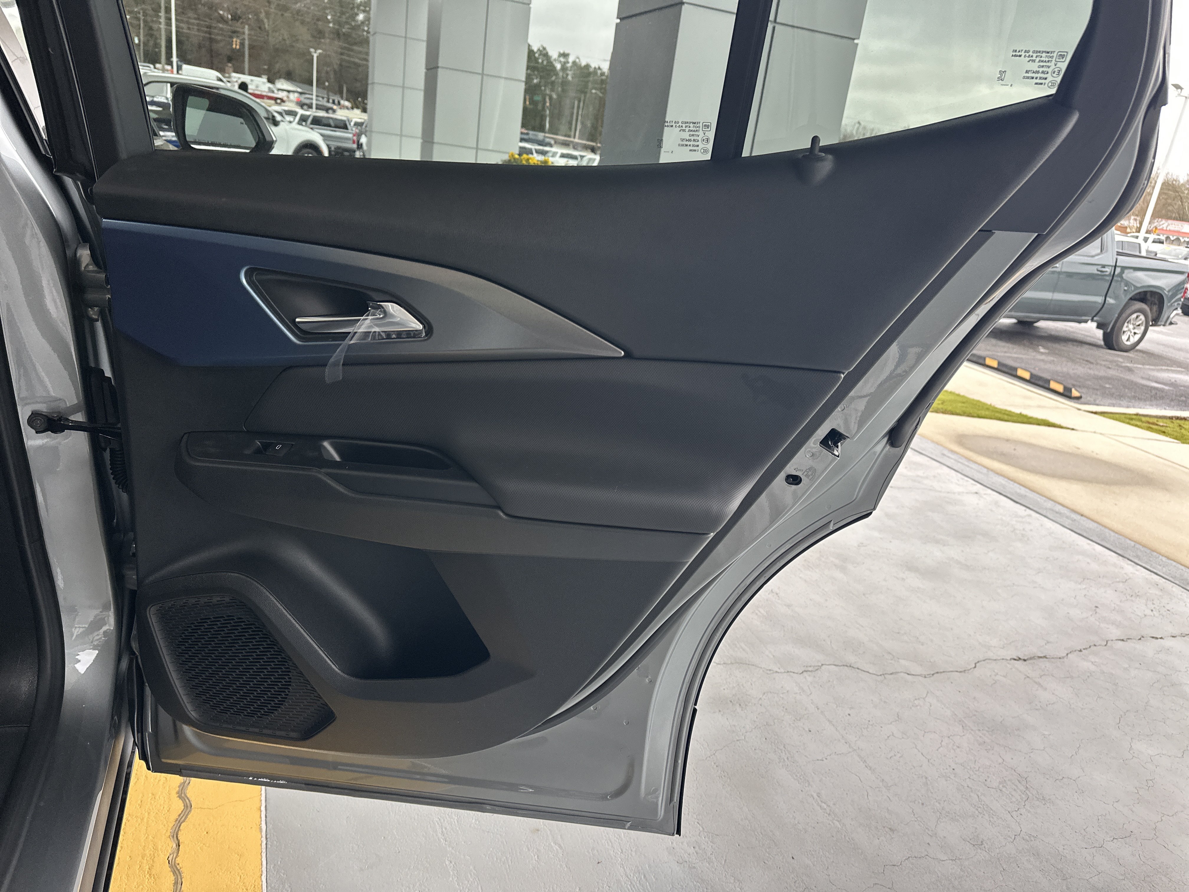 New 2026 Chevrolet Equinox EV LT AWD/4WD image 18