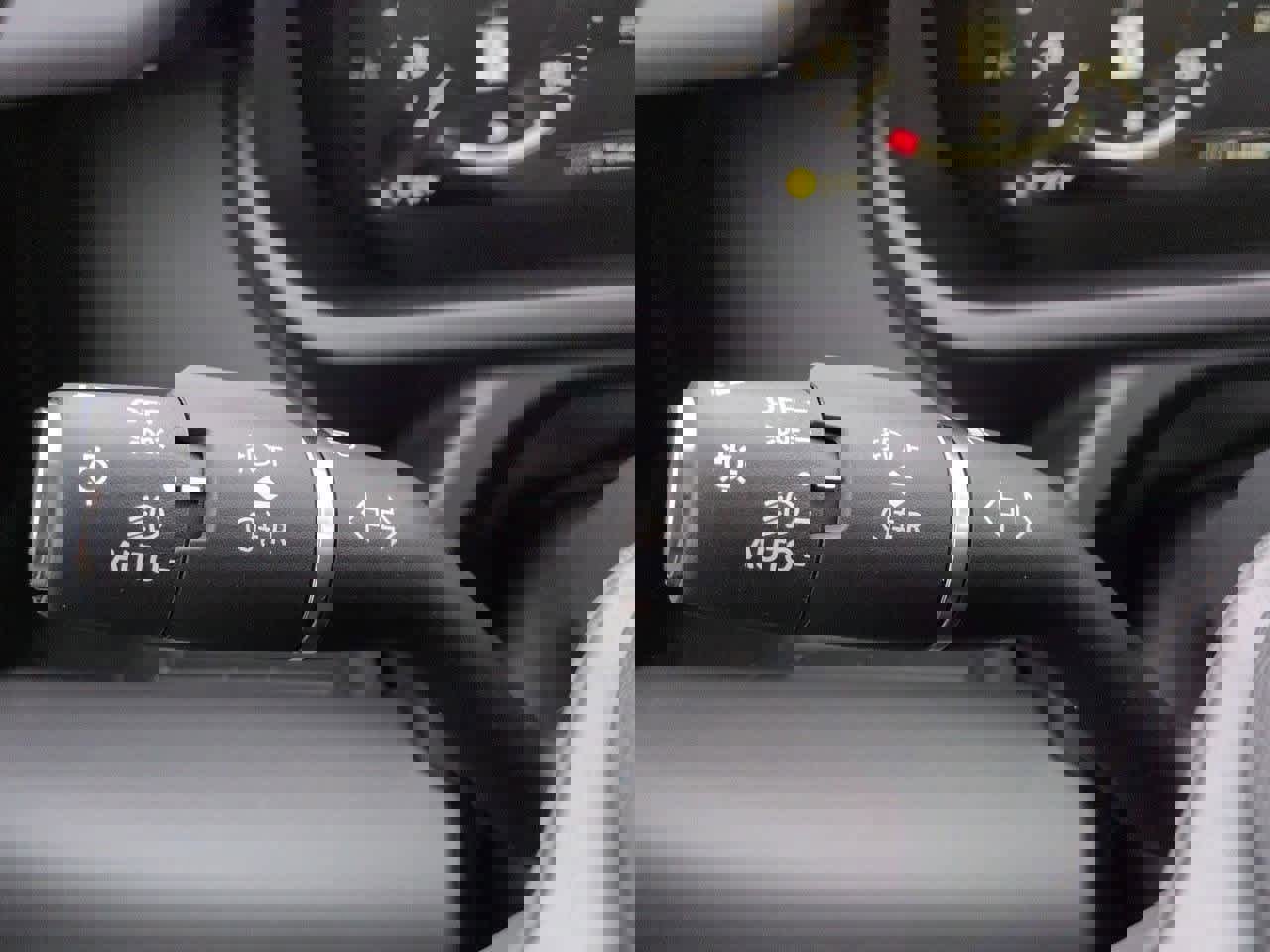 New 2026 Land Rover Defender 110 X-Dynamic SE image 27