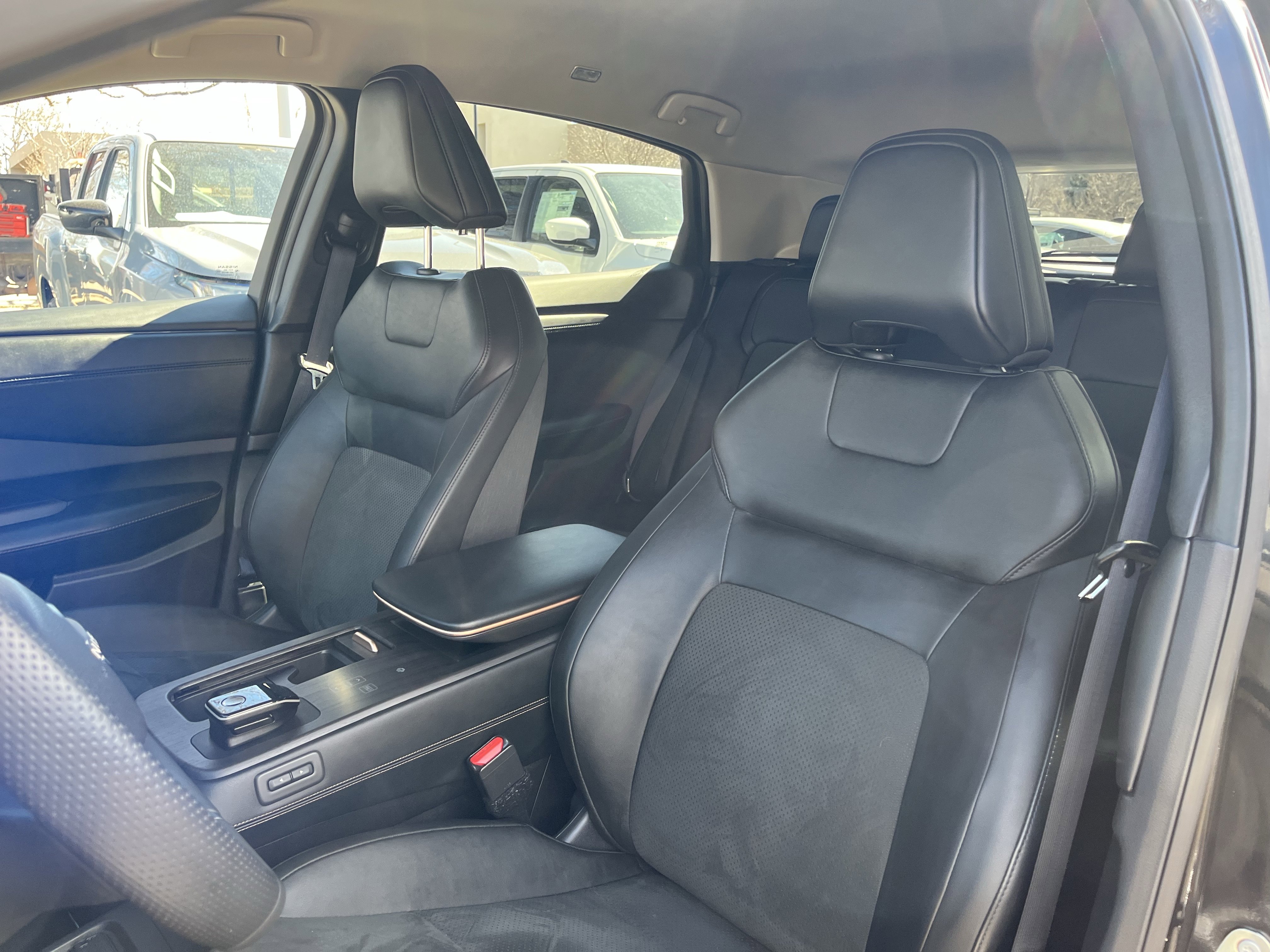 Certified 2025 Nissan Ariya AWD image 13