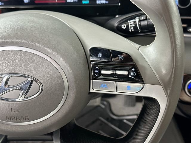 Used 2022 Hyundai Elantra SEL w/ Convenience Package FWD image 21