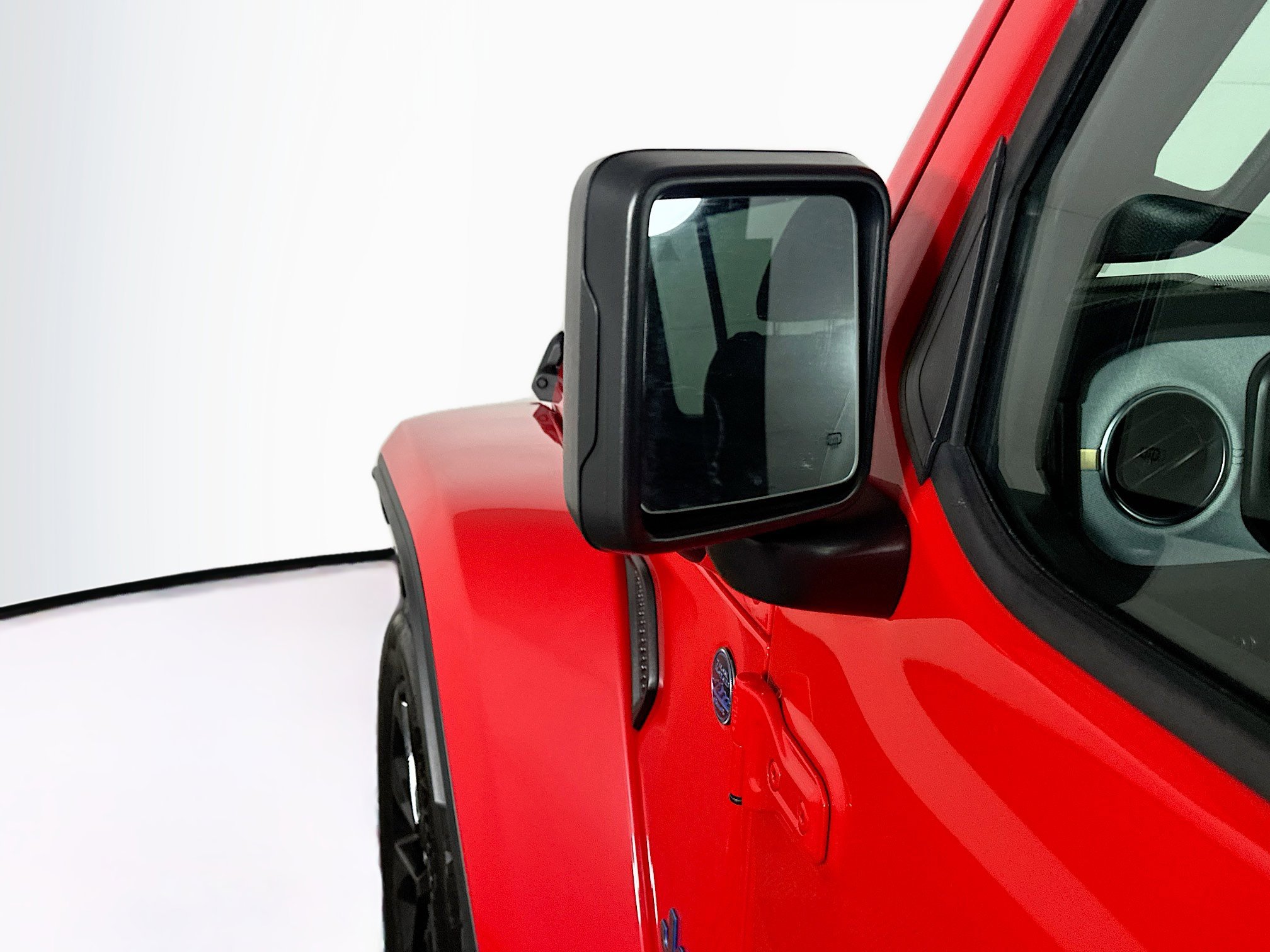 Used 2025 Jeep Wrangler Sahara w/ Safety Group image 16