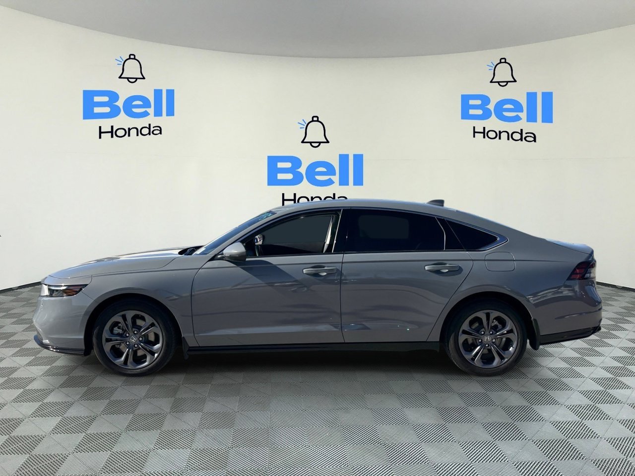 Used 2025 Honda Accord EX-L image 2