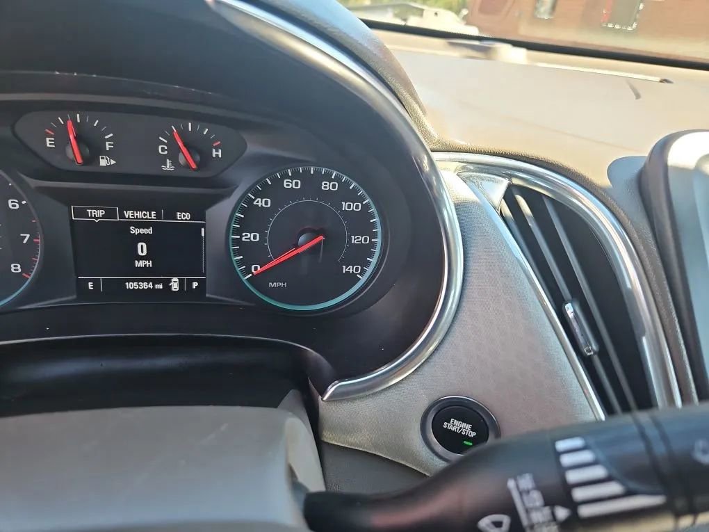 Used 2018 Chevrolet Malibu LT w/ Sport Package image 13