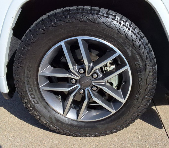 Used 2020 Jeep Grand Cherokee Overland image 22