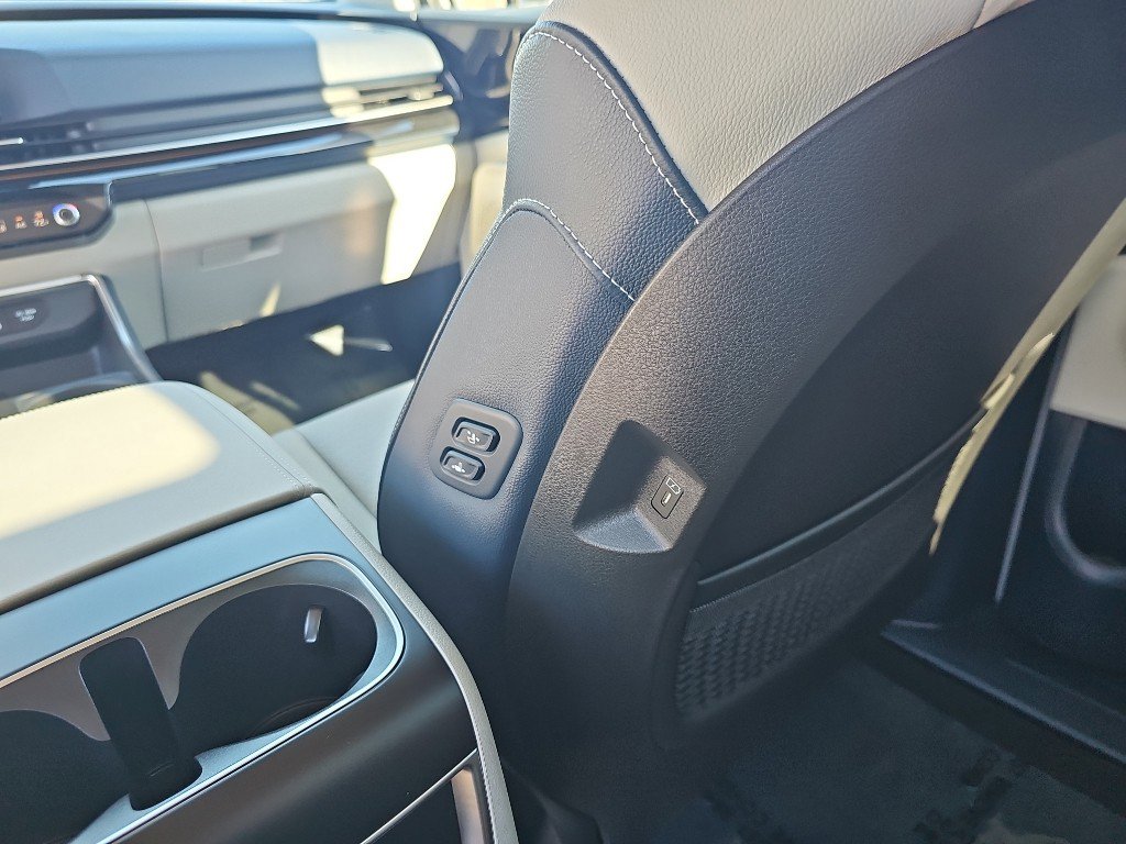 New 2026 Kia Carnival SX Prestige FWD image 27