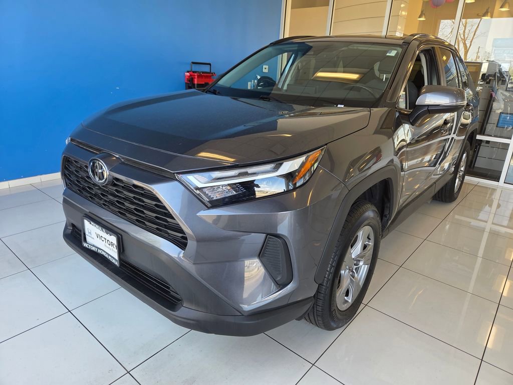 Used 2025 Toyota RAV4 XLE image 1
