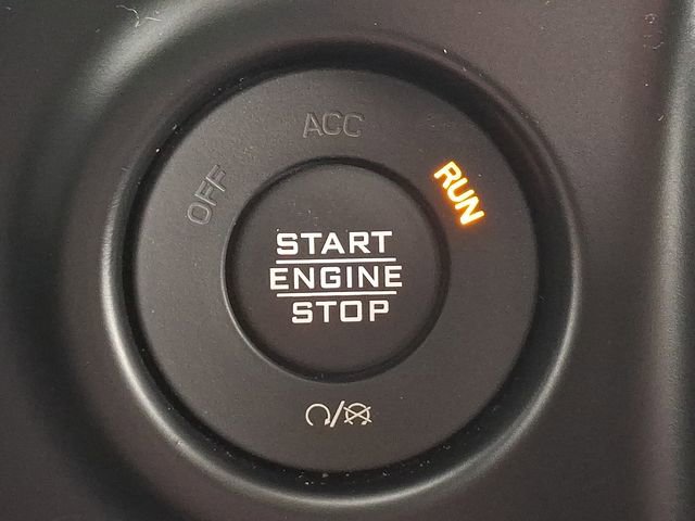 Used 2023 Jeep Gladiator Willys image 25